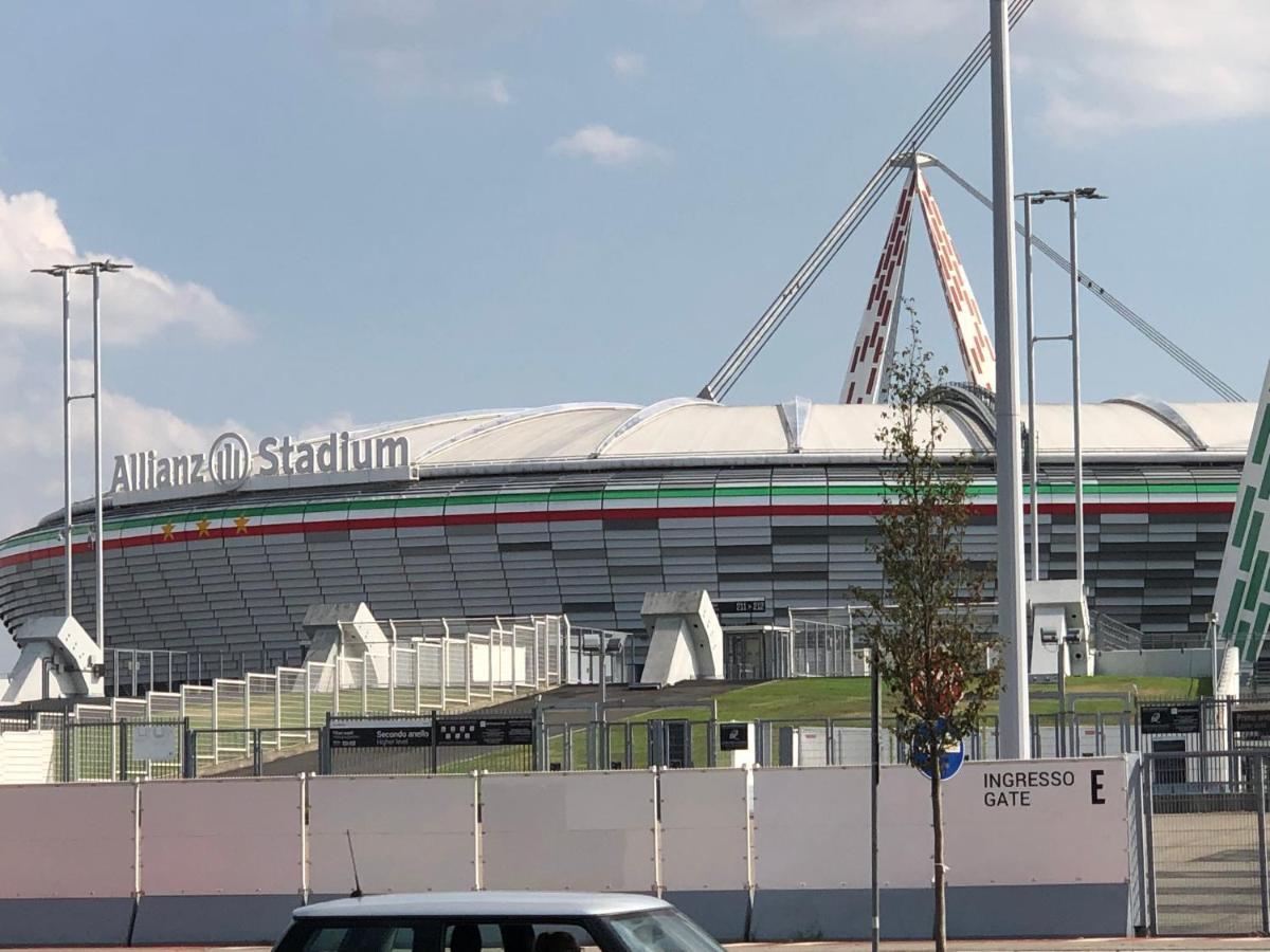 Tra Stadio E Storia - Fronte Allianz Stadium Juventus Venaria Reale Exterior photo